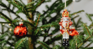 Read more about the article Rustic Christmas Tree Ideas That Bring Warmth and Nature into Your Home